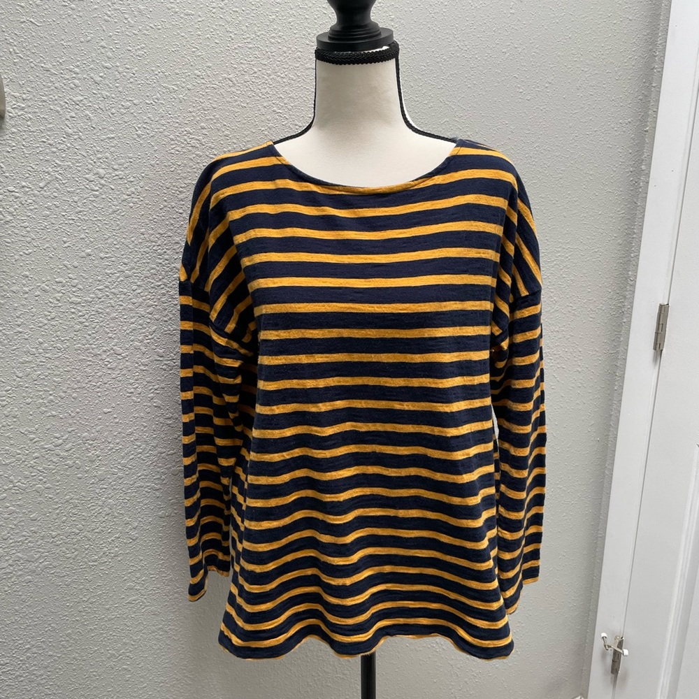 ❤️‍🔥3/$27❤️‍🔥L.O.G.G sold by H&M Navy/Gold Striped 3/4 Sleeve Top - Size L - EUC